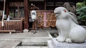 狛兎がかわいい「岡崎神社」